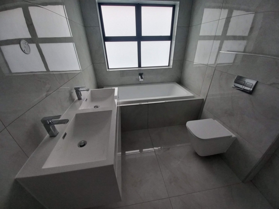 5 Bedroom Property for Sale in Sandown Western Cape
